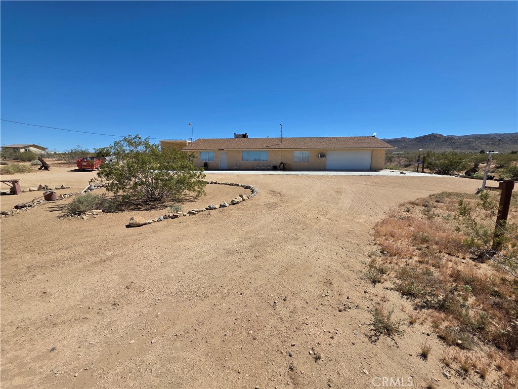 51063 Joshua Tree Road Landers, CA 92285 - Photo 5 of 38