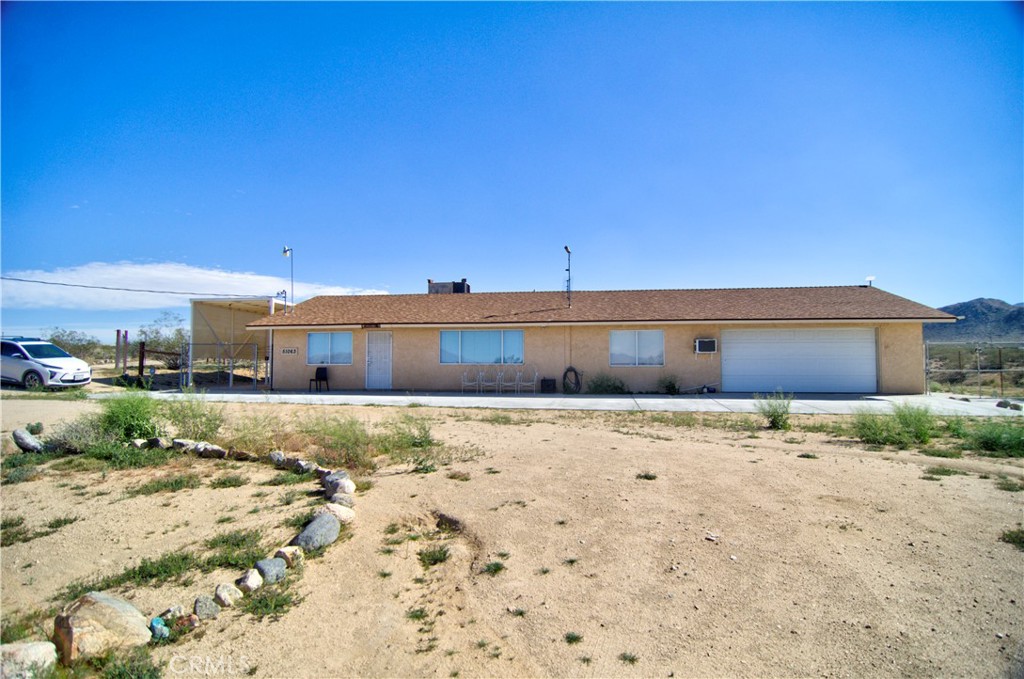 51063 Joshua Tree Road Landers, CA 92285 - Photo 8 of 38 Full view of front