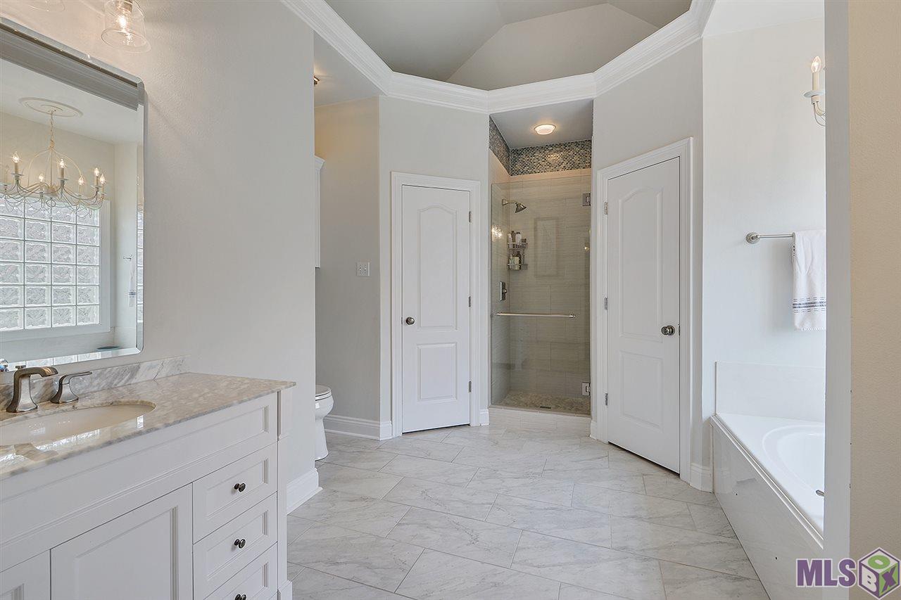 2008 Hunters Trail Drive Baton Rouge, LA 70816 - Photo 8 of 13 Gallery Image 8