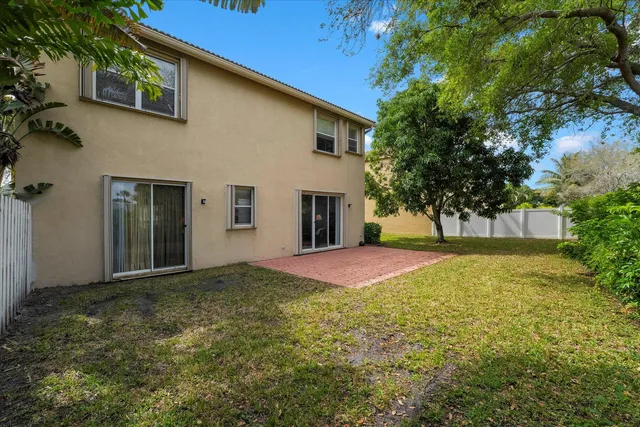 $645,000 | 5002 Victoria Circle, West Palm Beach, FL 33409