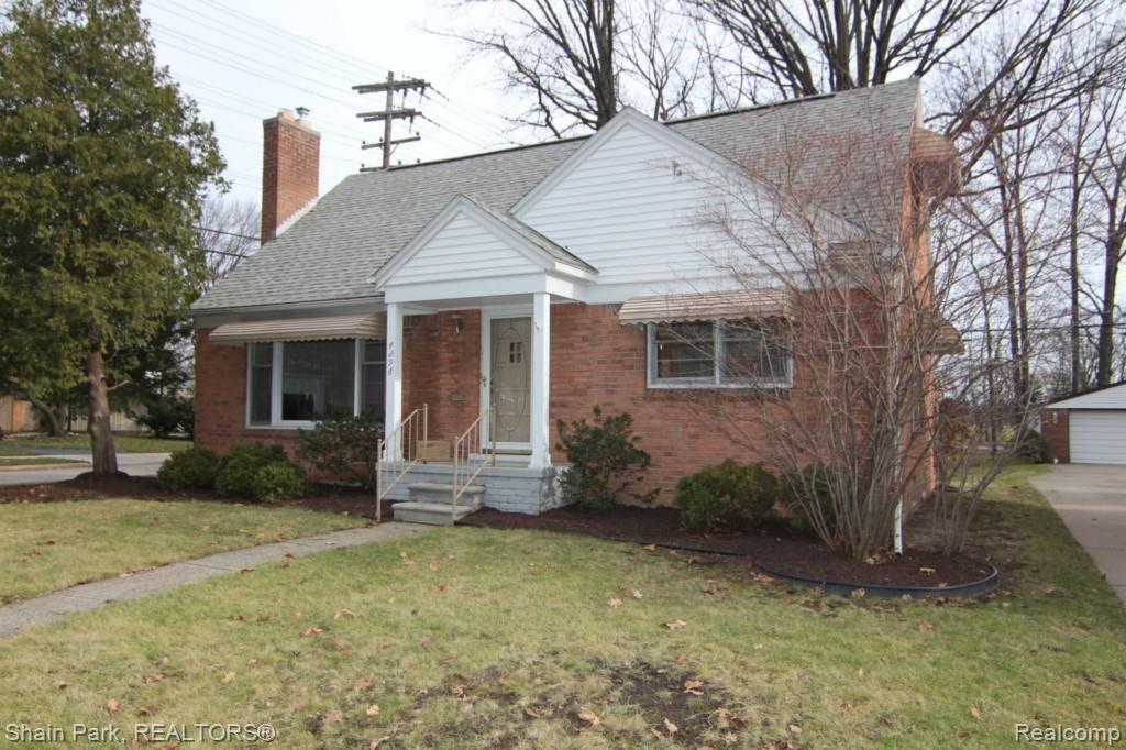 4298 Kenmore Road Berkley, MI 48072 - Photo 26 of 30 Welcoming Front Porch