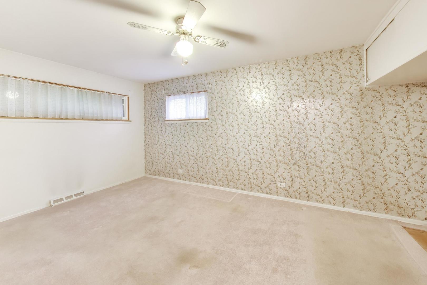 920 Pleasant Avenue Addison, IL 60101 - Photo 17 of 32