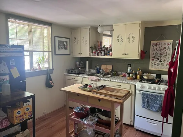 $1,200 | 3205 Grooms Street, Unit C, Austin, TX 78705