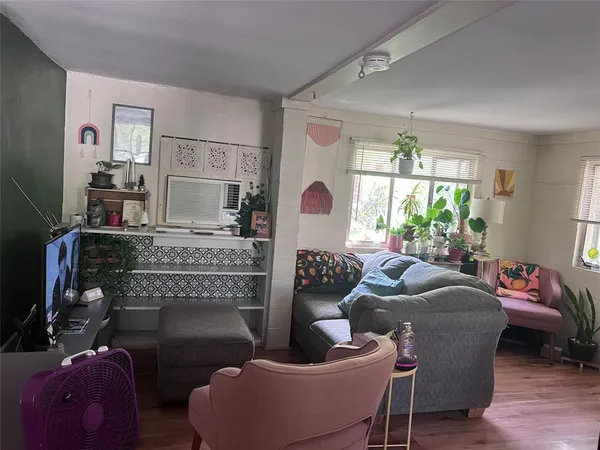 $1,200 | 3205 Grooms Street, Unit C, Austin, TX 78705