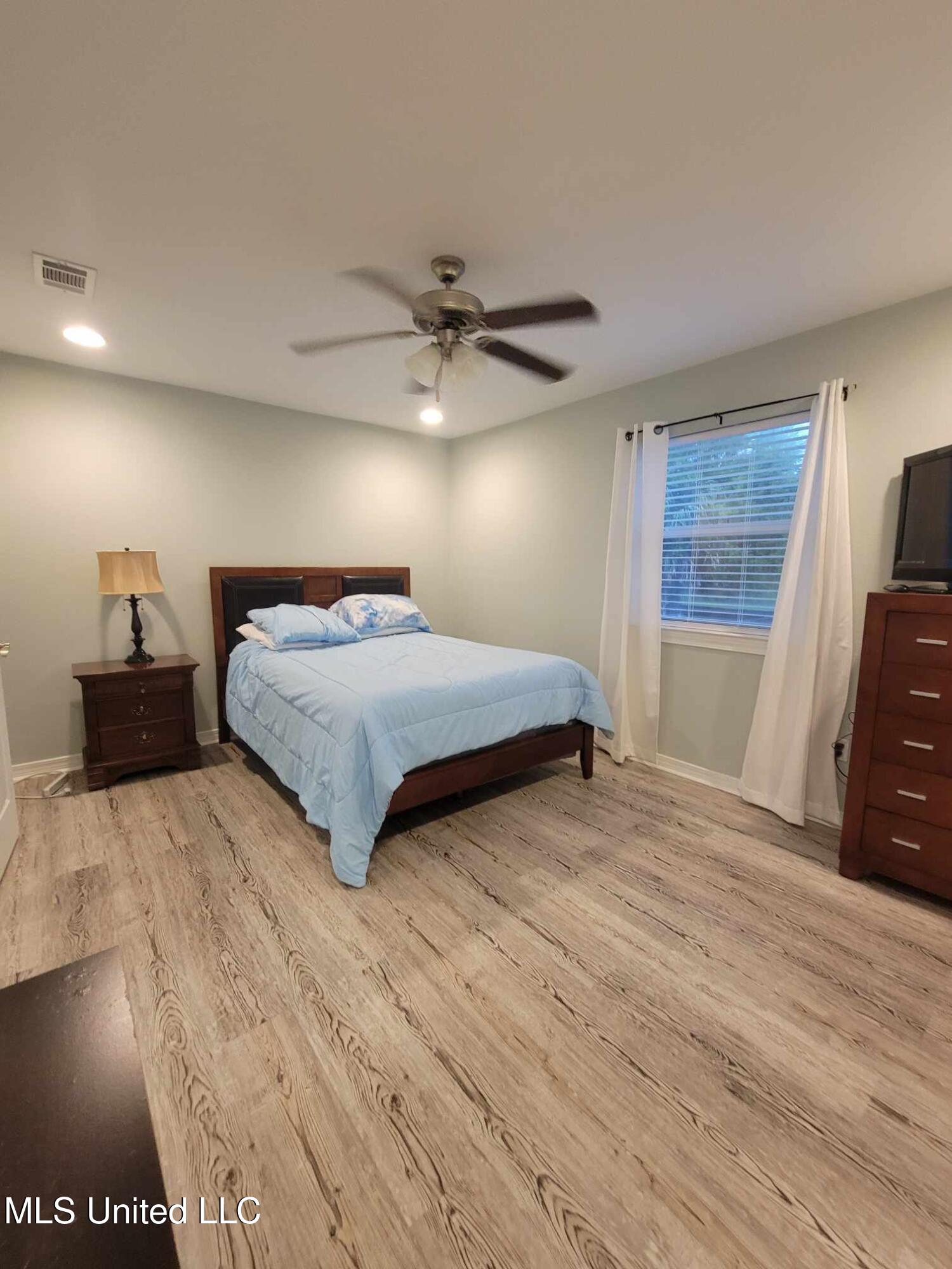 1282 Beach Boulevard, Unit 209 Biloxi, MS 39530 - Photo 5 of 8 483518934_964442782151551_76844902261698