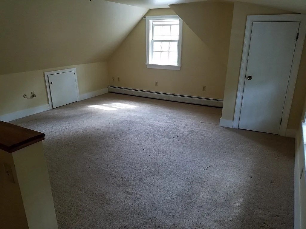 161 Chestnut Street Amherst, MA 01002 - Photo 17 of 41 an empty room with a window