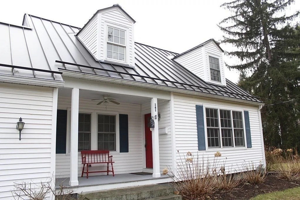 161 Chestnut Street Amherst, MA 01002 - Photo 2 of 41 front view of a house