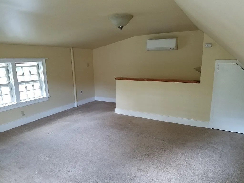 161 Chestnut Street Amherst, MA 01002 - Photo 28 of 41 an empty room with windows