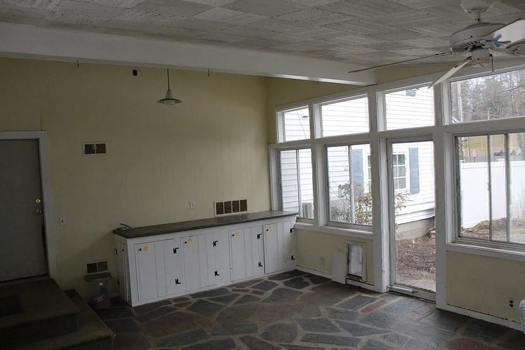 161 Chestnut Street Amherst, MA 01002 - Photo 37 of 41 a view of an empty room with a window