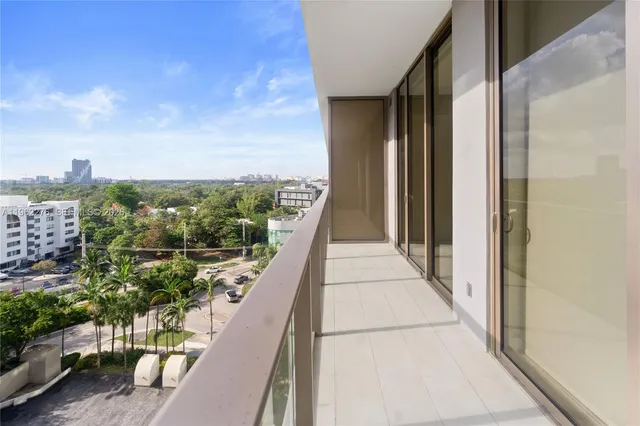 $5,800 | 2678 Tigertail Avenue, Unit 715, Miami, FL 33133