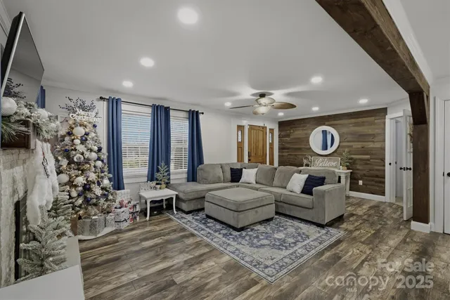 $289,900 | 591 1st Ave Drive Southeast, Taylorsville, NC 28681