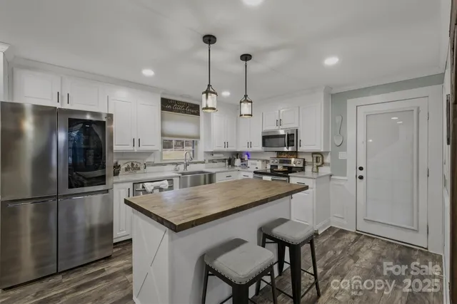 $289,900 | 591 1st Ave Drive Southeast, Taylorsville, NC 28681