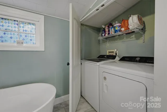 $289,900 | 591 1st Ave Drive Southeast, Taylorsville, NC 28681