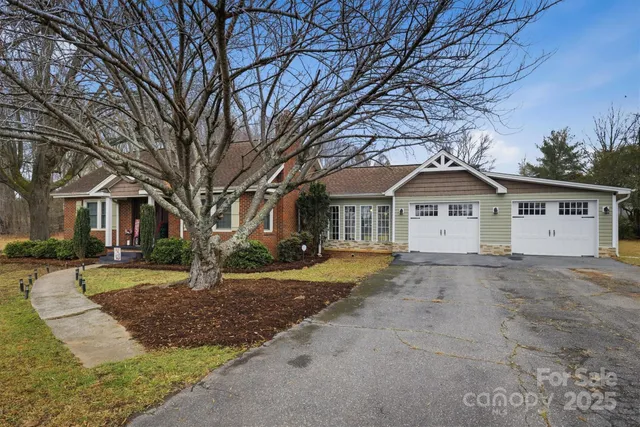 $289,900 | 591 1st Ave Drive Southeast, Taylorsville, NC 28681