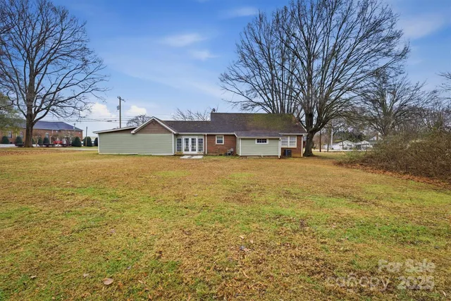 $289,900 | 591 1st Ave Drive Southeast, Taylorsville, NC 28681