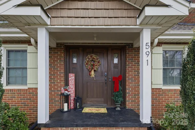 $289,900 | 591 1st Ave Drive Southeast, Taylorsville, NC 28681