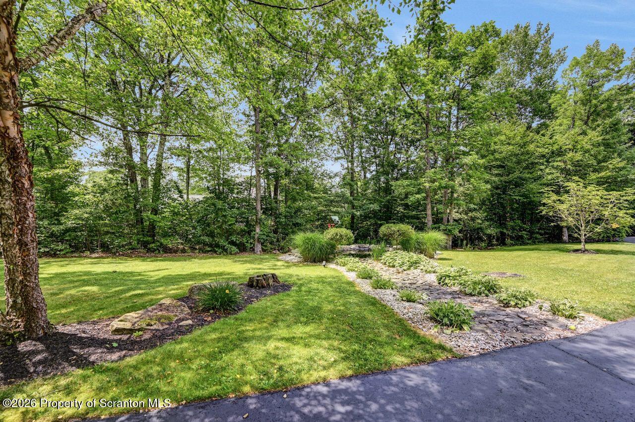 272 Windsor Way Moscow, PA 18444 - Photo 142 of 145 272 Windsor Way Summer Photo 30 Large