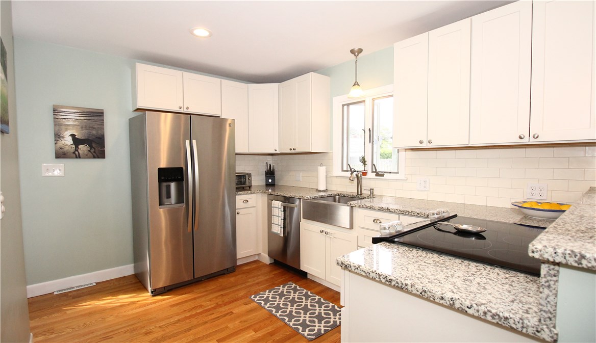 9 Wood Road Middletown, RI 02842 - Photo 13 of 27