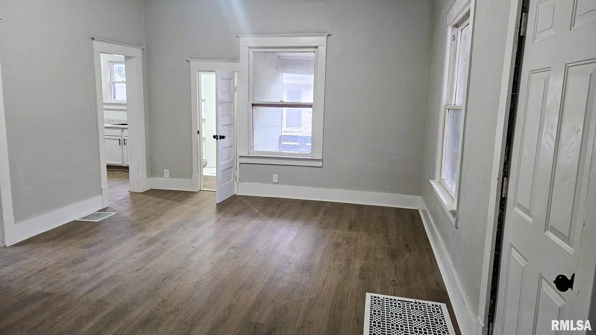 683 Baxter Court Canton, IL 61520 - Photo 3 of 14