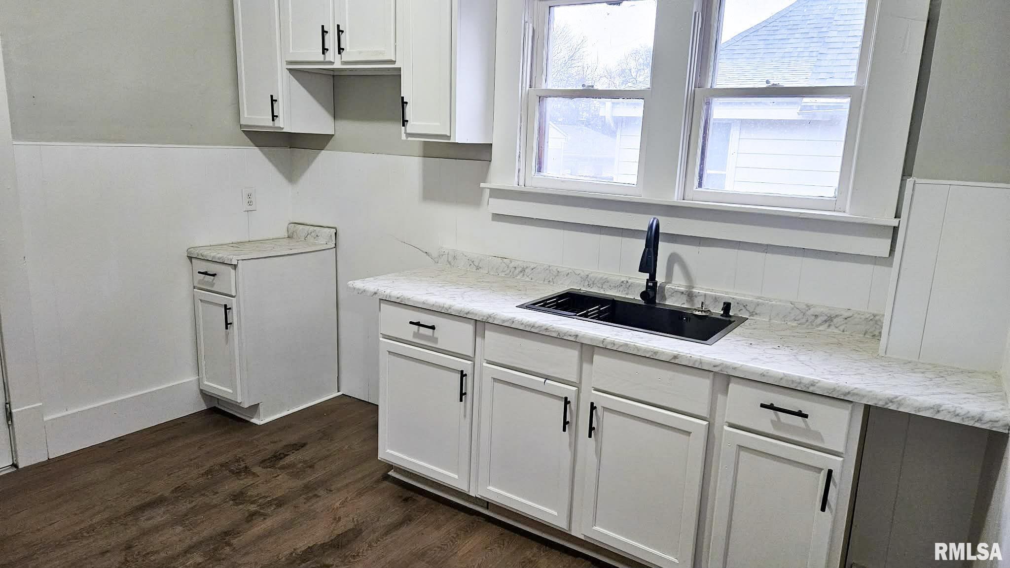 683 Baxter Court Canton, IL 61520 - Photo 5 of 14