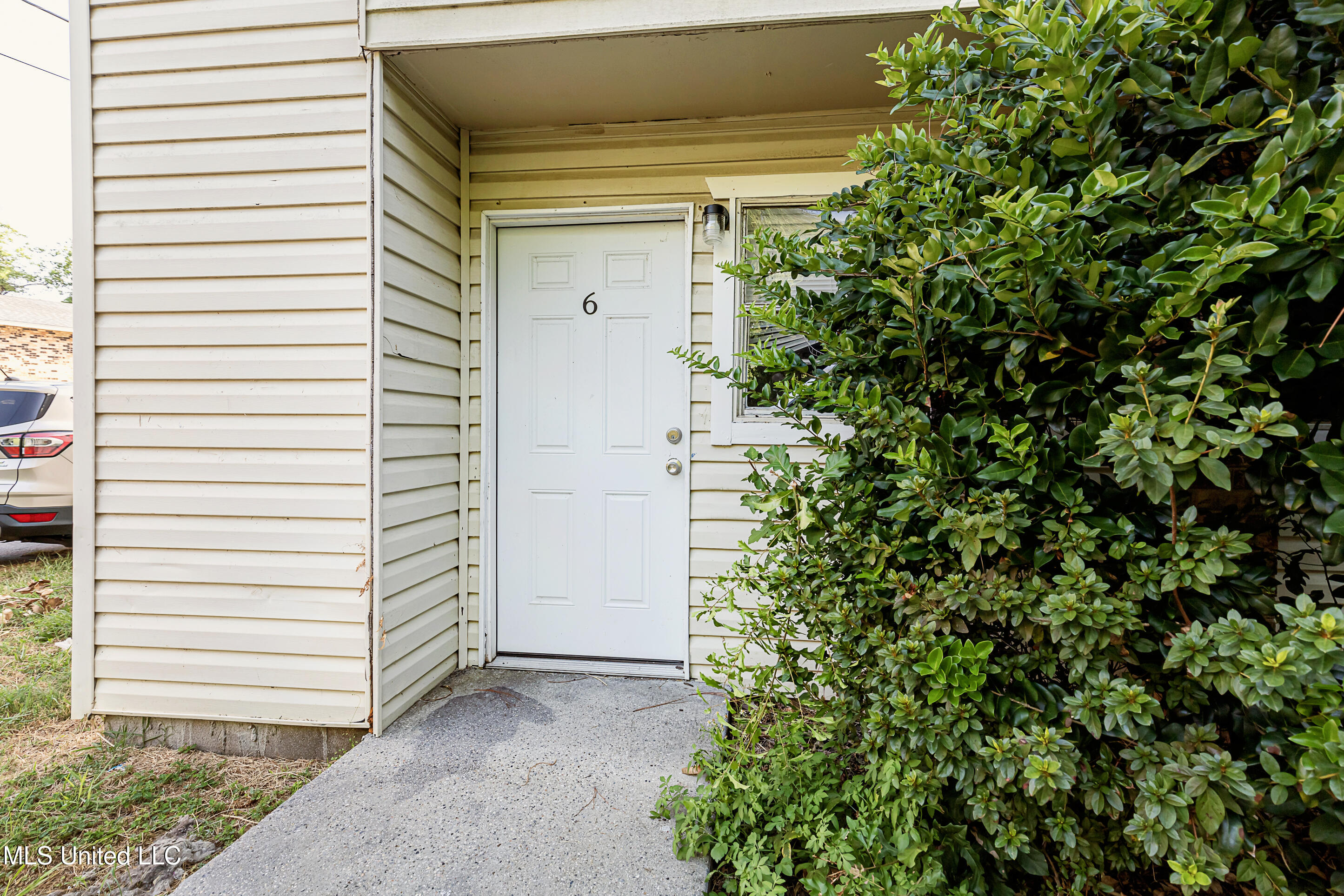 3419 Hospital Road, Unit 15 Pascagoula, MS 39567 - Photo 1 of 32 IMG_5864