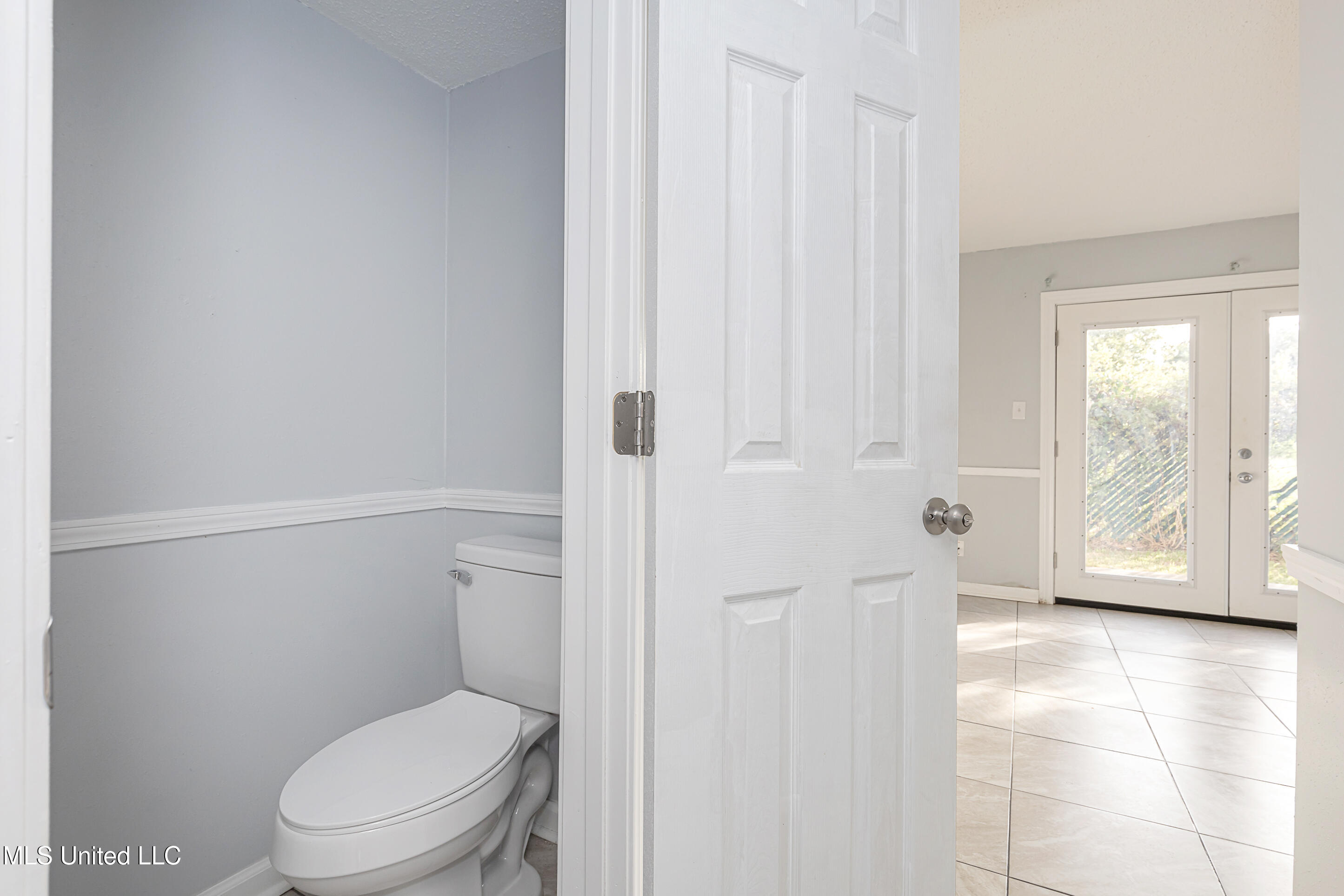 3419 Hospital Road, Unit 15 Pascagoula, MS 39567 - Photo 13 of 32 IMG_5886