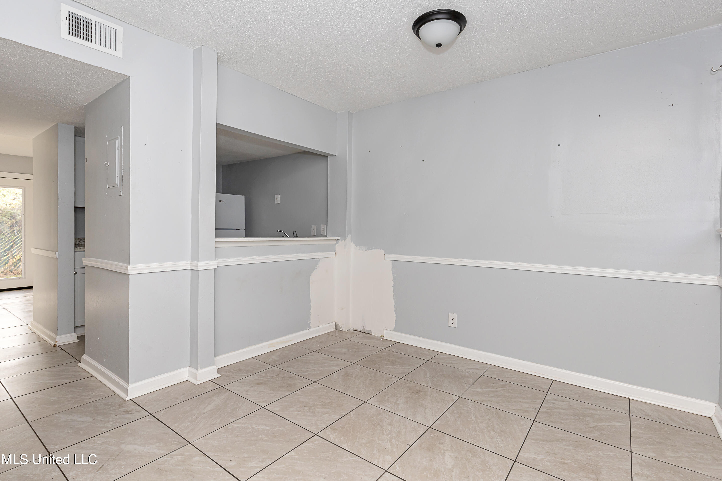 3419 Hospital Road, Unit 15 Pascagoula, MS 39567 - Photo 21 of 32 IMG_5878