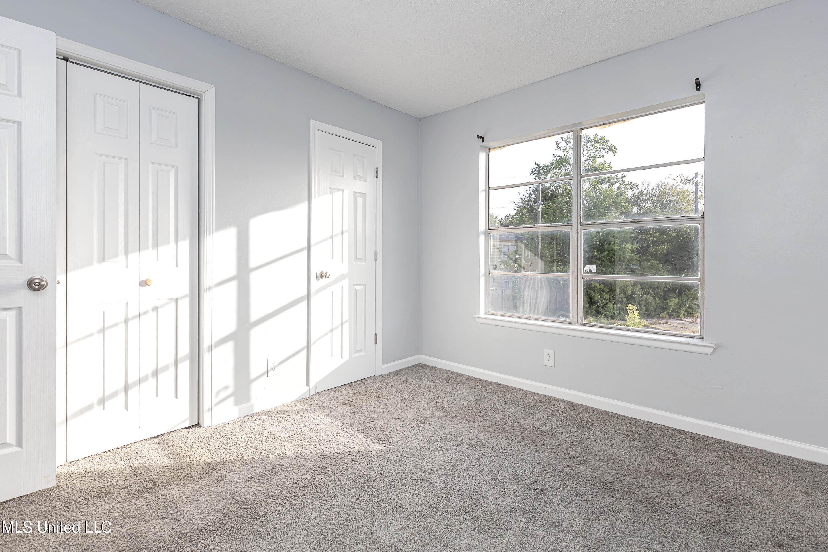 3419 Hospital Road, Unit 15 Pascagoula, MS 39567 - Photo 27 of 32 IMG_5889