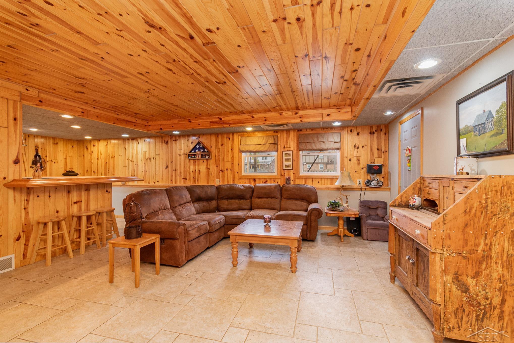 5282 Shattuck Road Saginaw, MI 48603 - Photo 12 of 26 50135314-99f0b2df-4bac-4dc2-b20b-a3511881a019.JPG