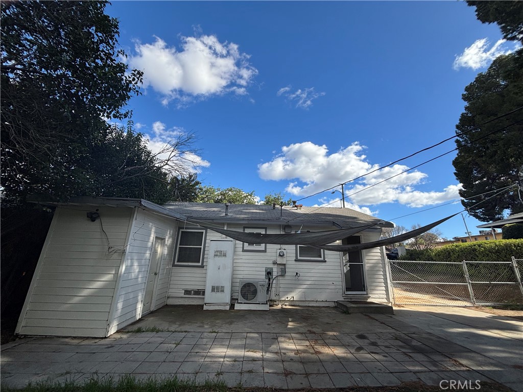 5093 Olivewood Avenue Riverside, CA 92506 - Photo 11 of 12