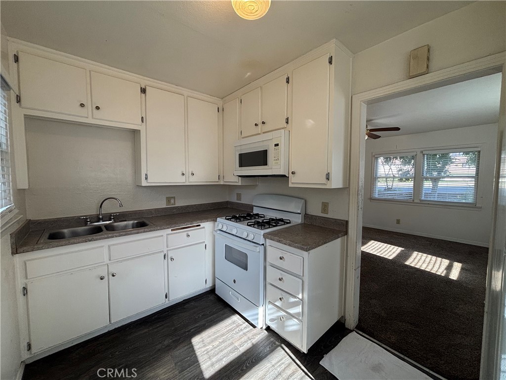 5093 Olivewood Avenue Riverside, CA 92506 - Photo 5 of 12