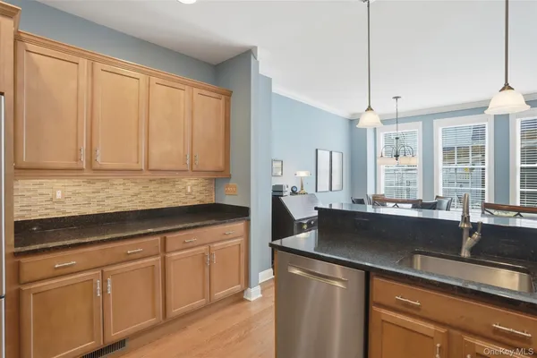 $729,000 | 5 Cowdrey Street, Warwick, NY 10990