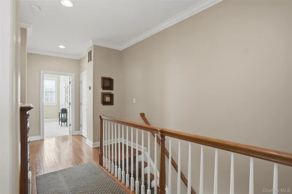 $729,000 | 5 Cowdrey Street, Warwick, NY 10990