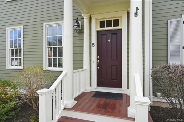 $729,000 | 5 Cowdrey Street, Warwick, NY 10990