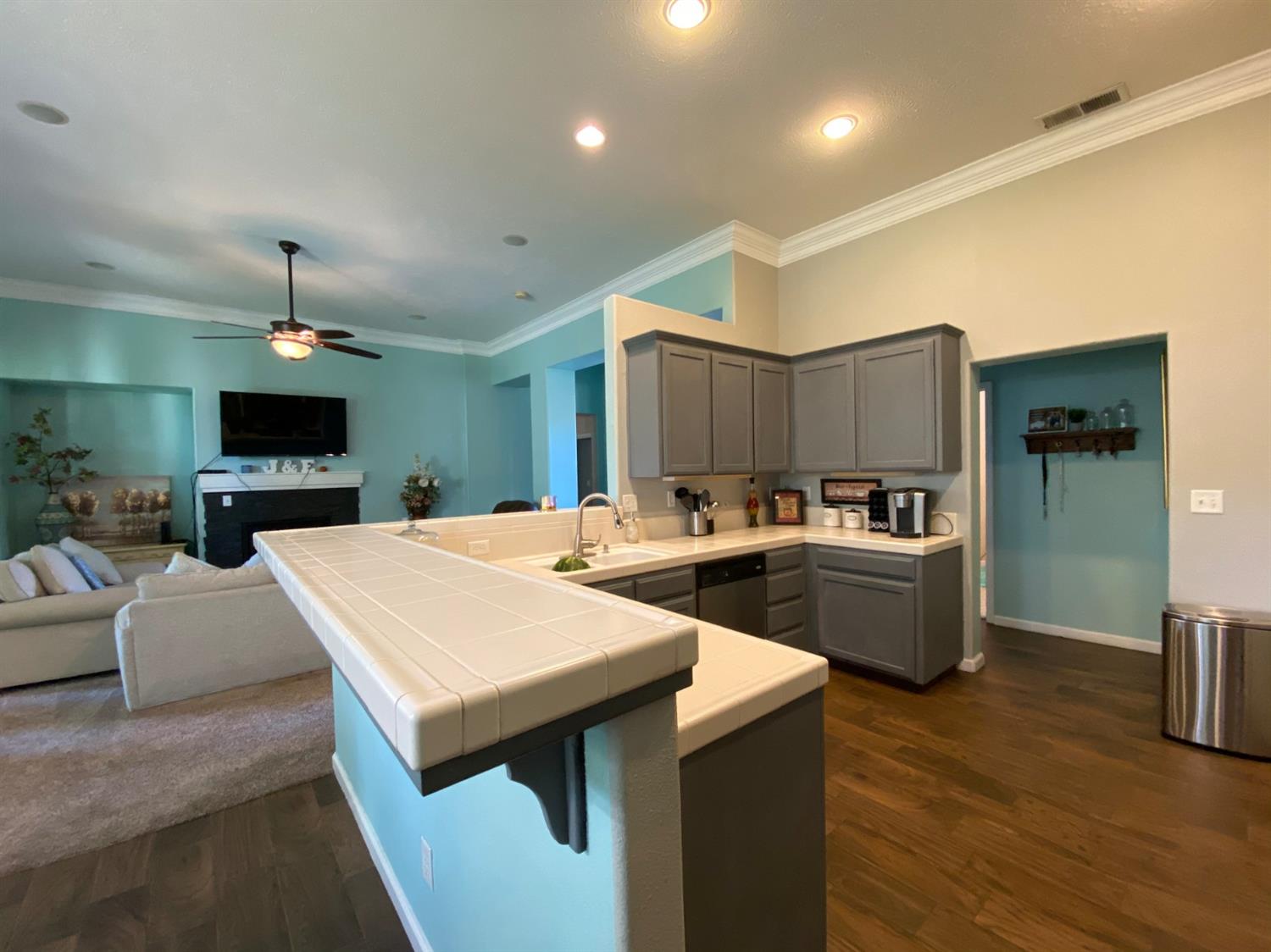 2383 East Early Avenue Reedley, CA 93654 - Photo 5 of 29 Gallery Image 5