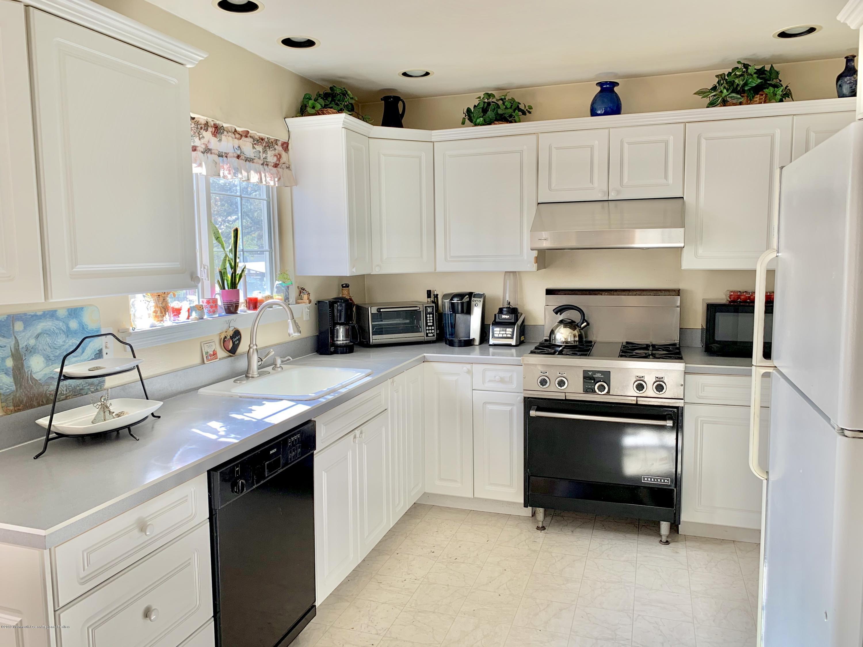 109 Cruise Road Manahawkin, NJ 08050 - Photo 23 of 36 fullsizeoutput_8c4