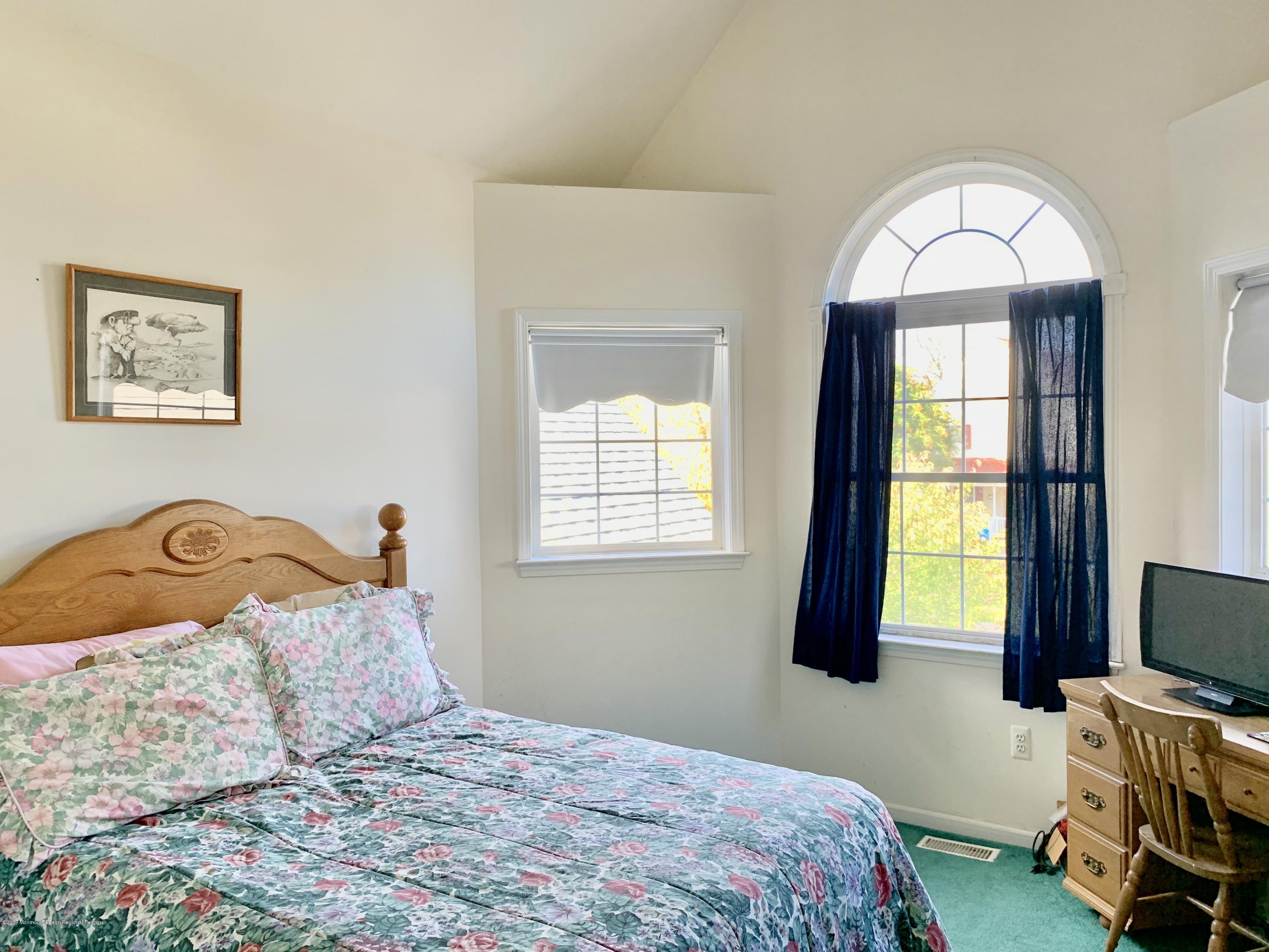 109 Cruise Road Manahawkin, NJ 08050 - Photo 7 of 36 fullsizeoutput_8e3