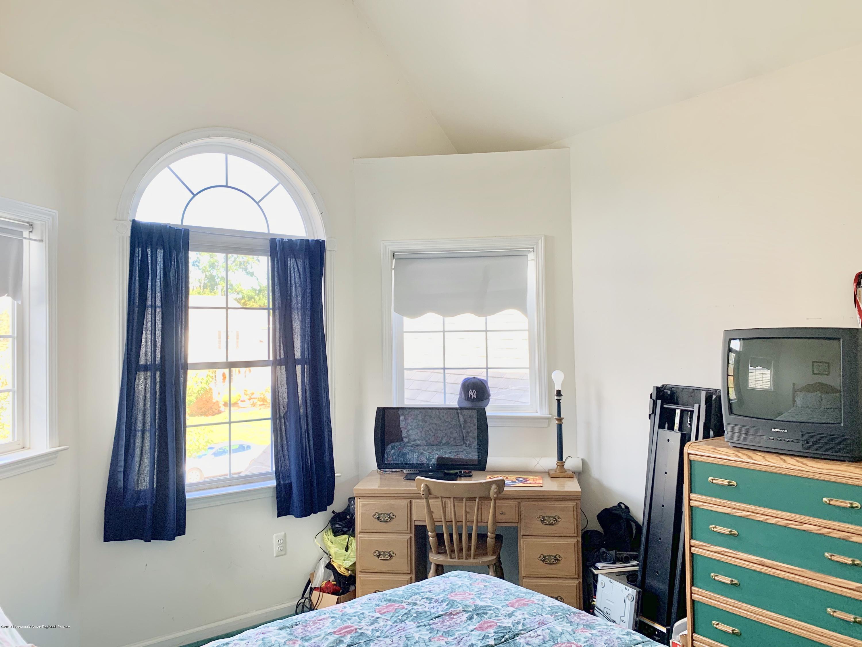 109 Cruise Road Manahawkin, NJ 08050 - Photo 8 of 36 fullsizeoutput_8e1