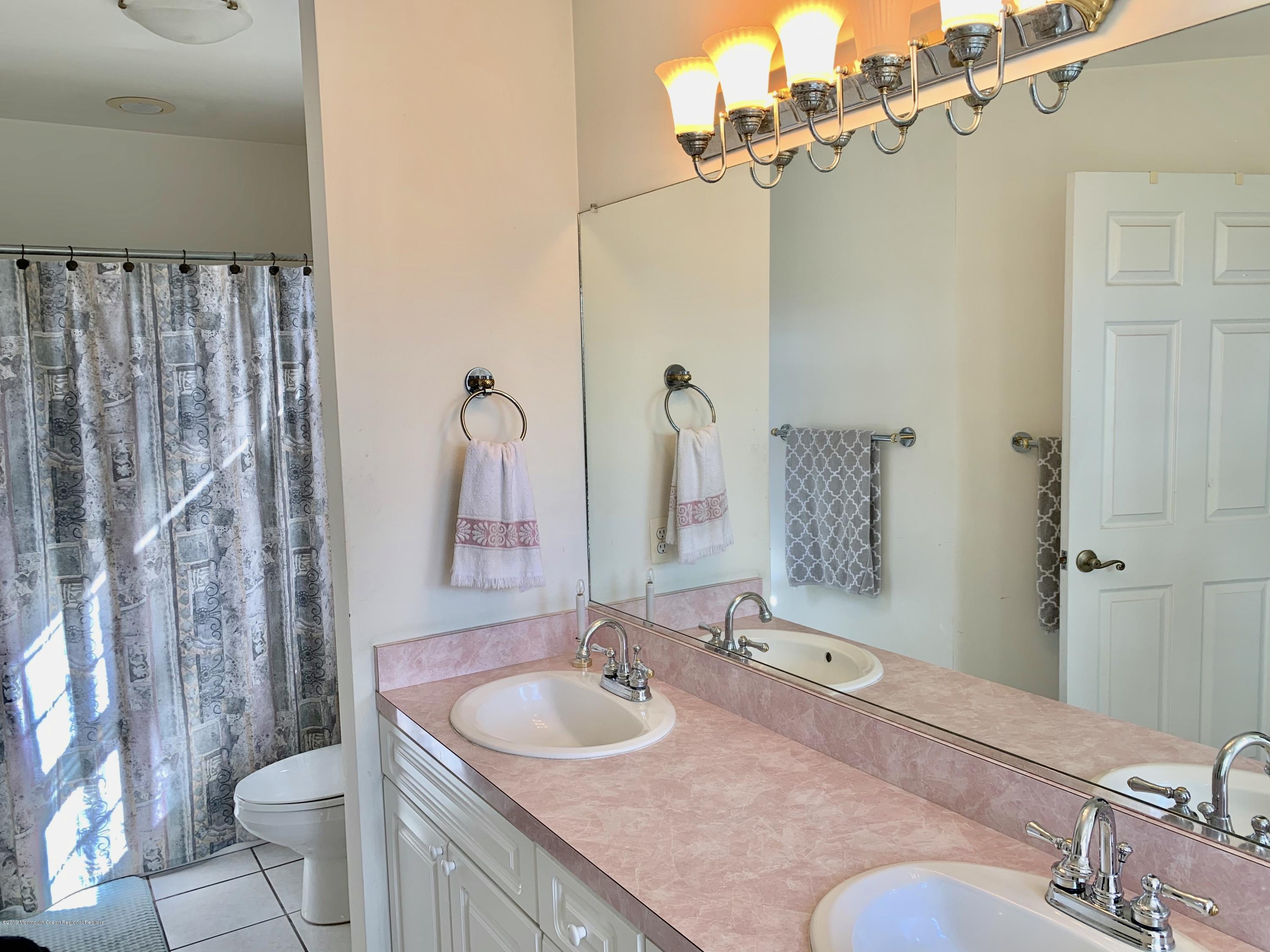 109 Cruise Road Manahawkin, NJ 08050 - Photo 10 of 36 fullsizeoutput_8de