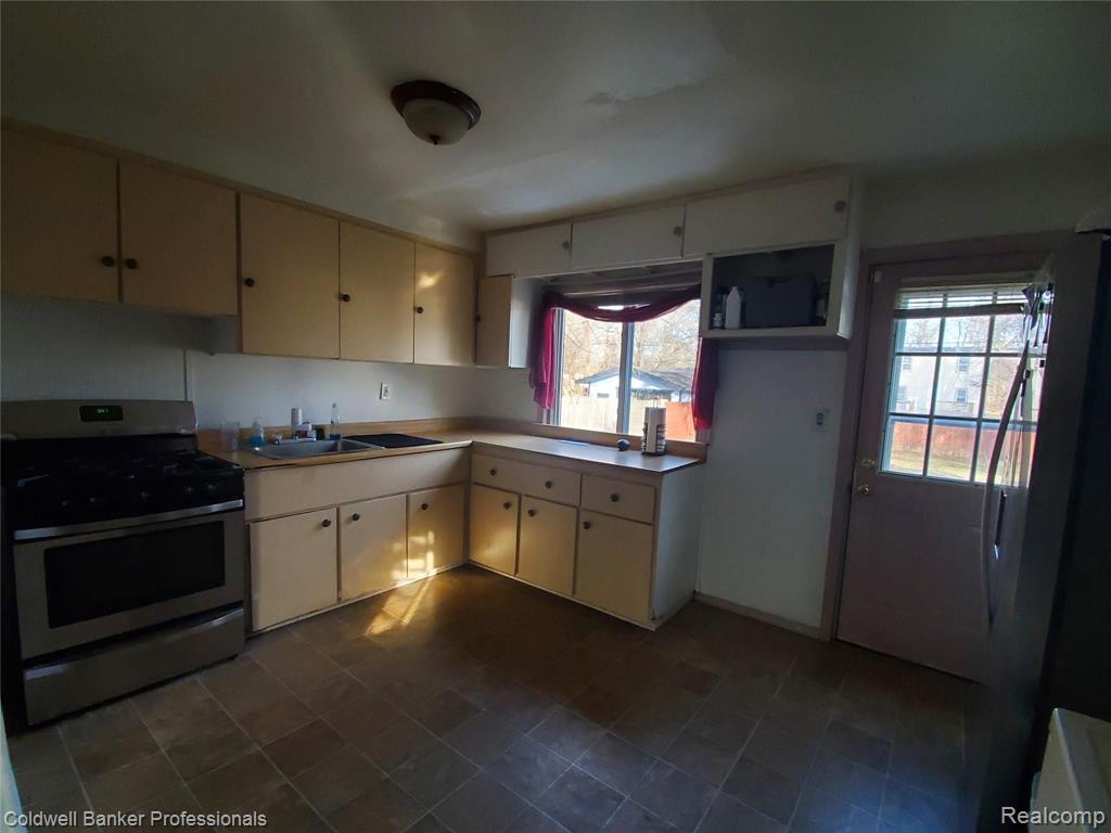 25906 Lehigh Street Inkster, MI 48141 - Photo 8 of 17