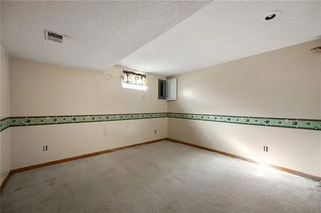 $349,000 | 2201 Southwest 14 Street, Blue Springs, MO 64015