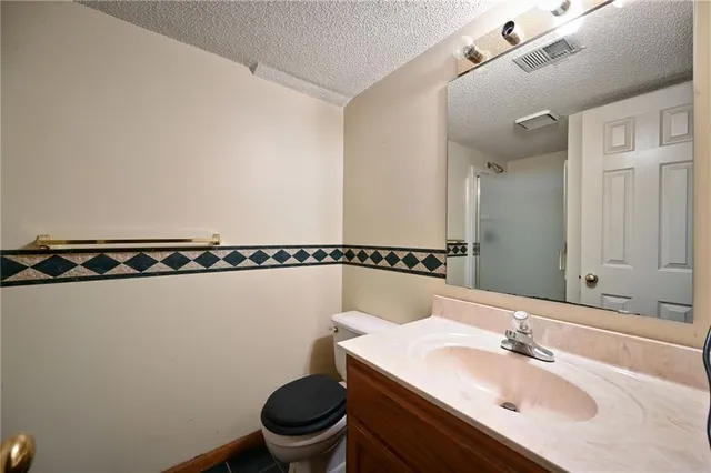 $349,000 | 2201 Southwest 14 Street, Blue Springs, MO 64015