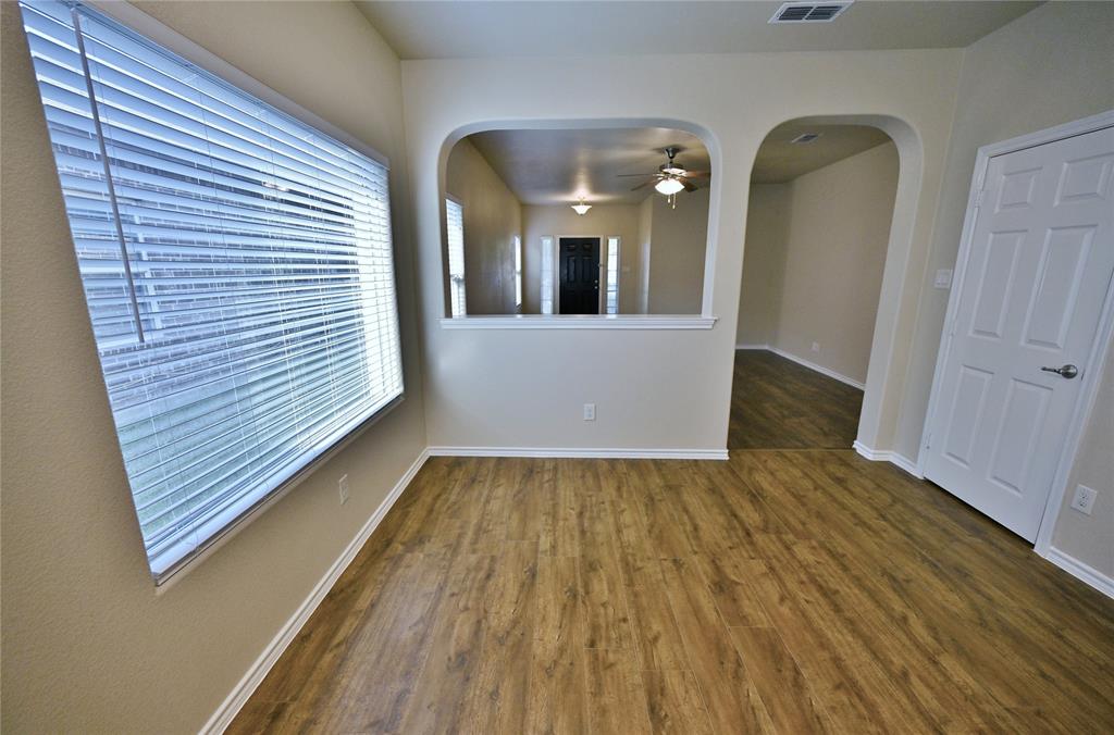 916 Iona Drive Fort Worth, TX 76120 - Photo 12 of 40