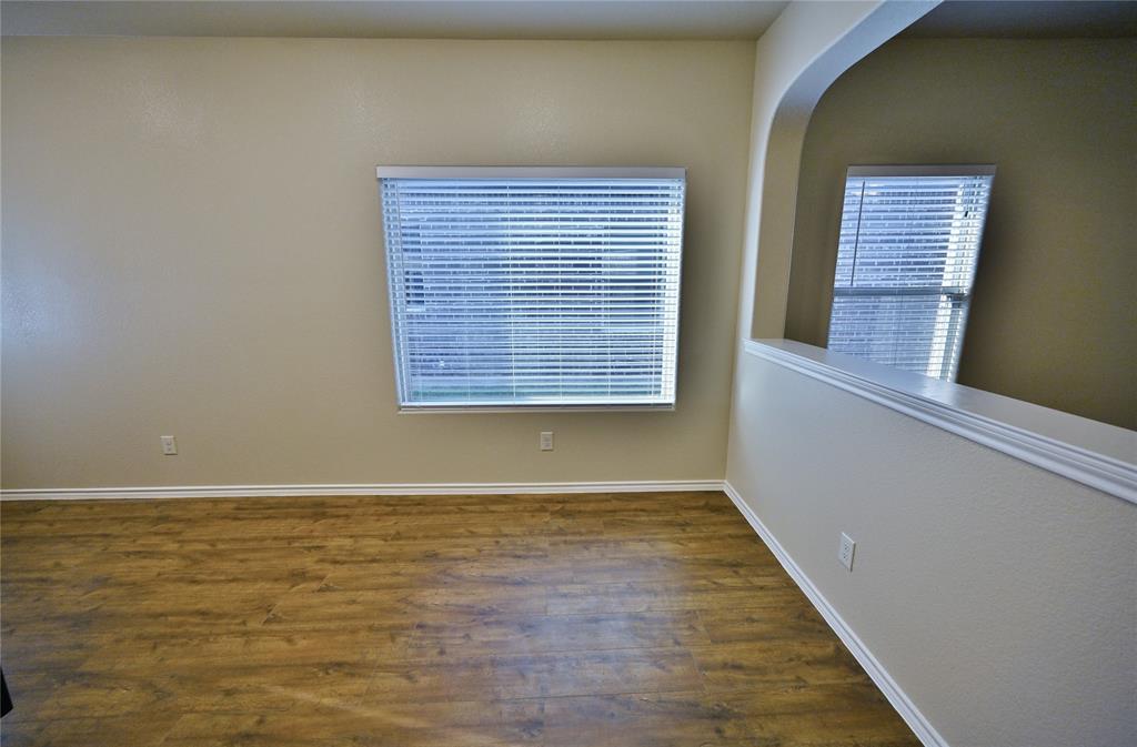 916 Iona Drive Fort Worth, TX 76120 - Photo 13 of 40