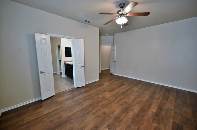 $2,175 | 916 Iona Drive, Fort Worth, TX 76120