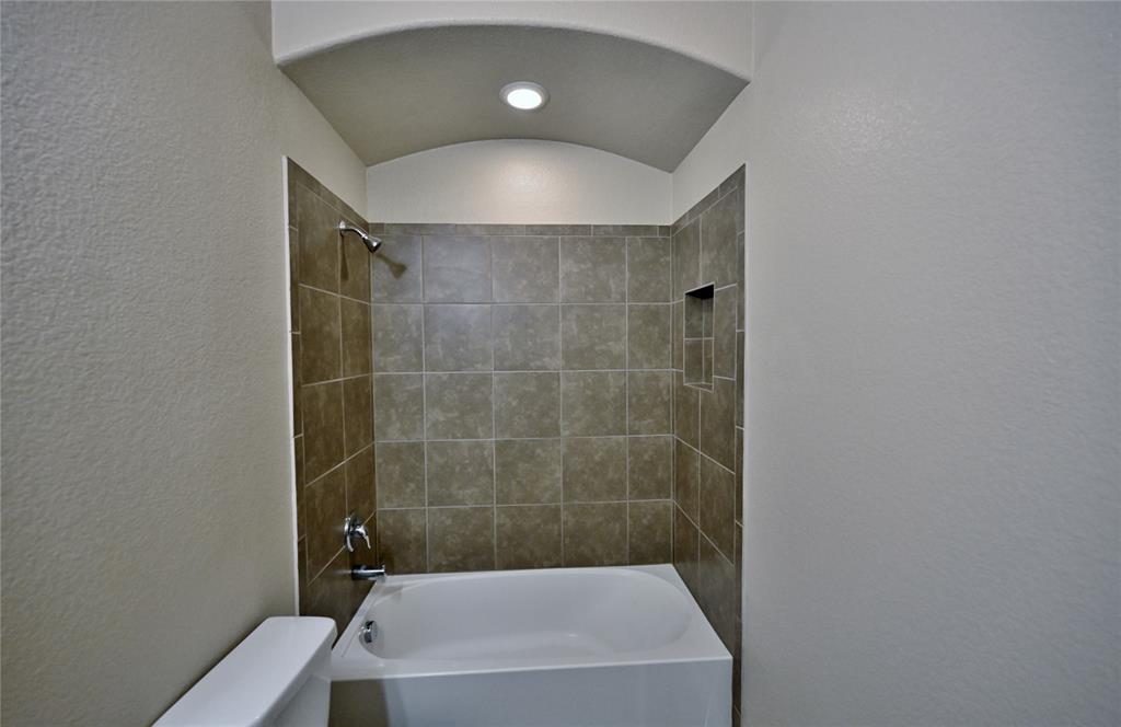 916 Iona Drive Fort Worth, TX 76120 - Photo 30 of 40