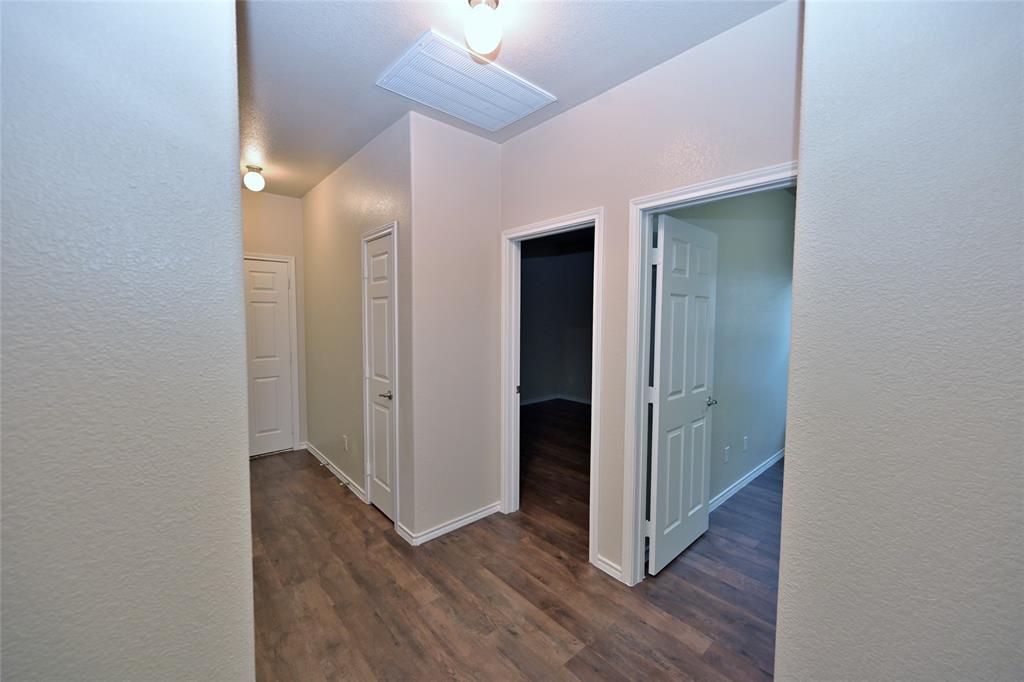 916 Iona Drive Fort Worth, TX 76120 - Photo 31 of 40 Hall