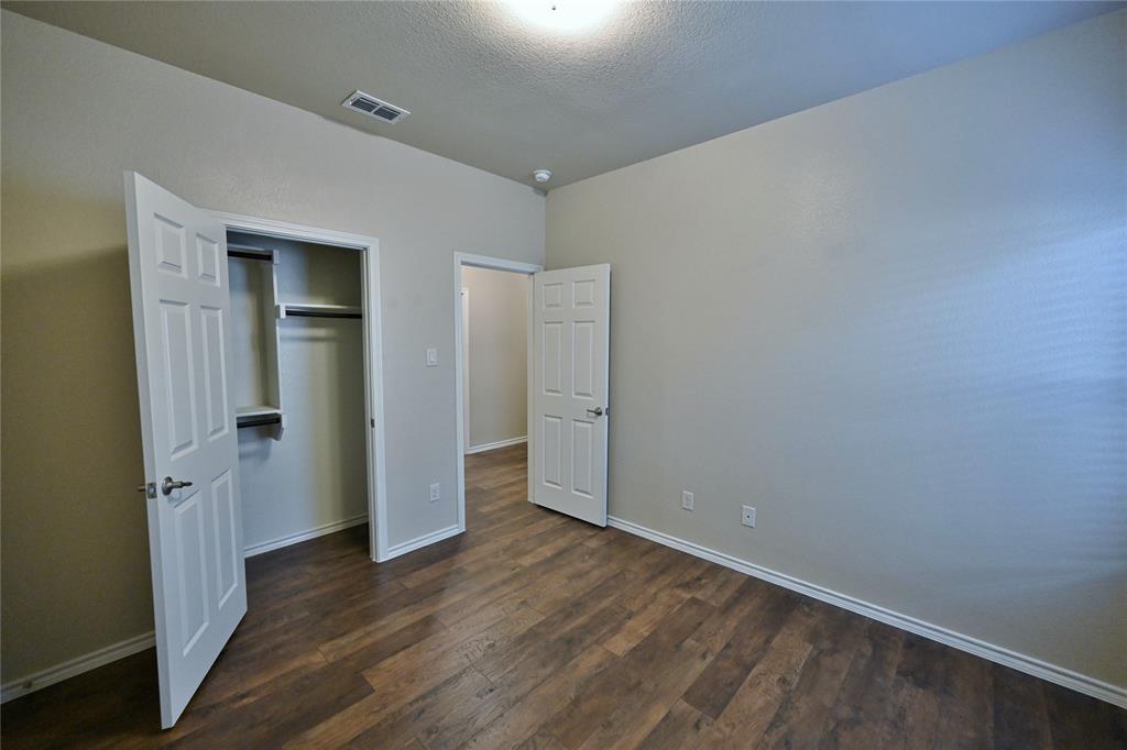 916 Iona Drive Fort Worth, TX 76120 - Photo 35 of 40