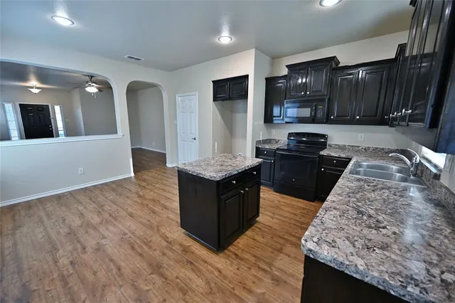 $2,175 | 916 Iona Drive, Fort Worth, TX 76120