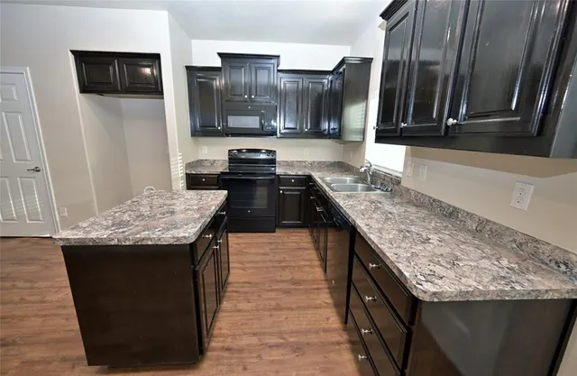 $2,175 | 916 Iona Drive, Fort Worth, TX 76120